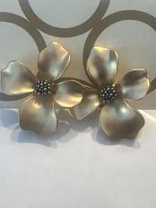 “Viola” Floral Gold Earrings