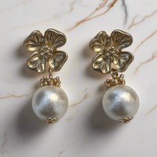 Load image into Gallery viewer, “Florence” Pearl and Flower Earring