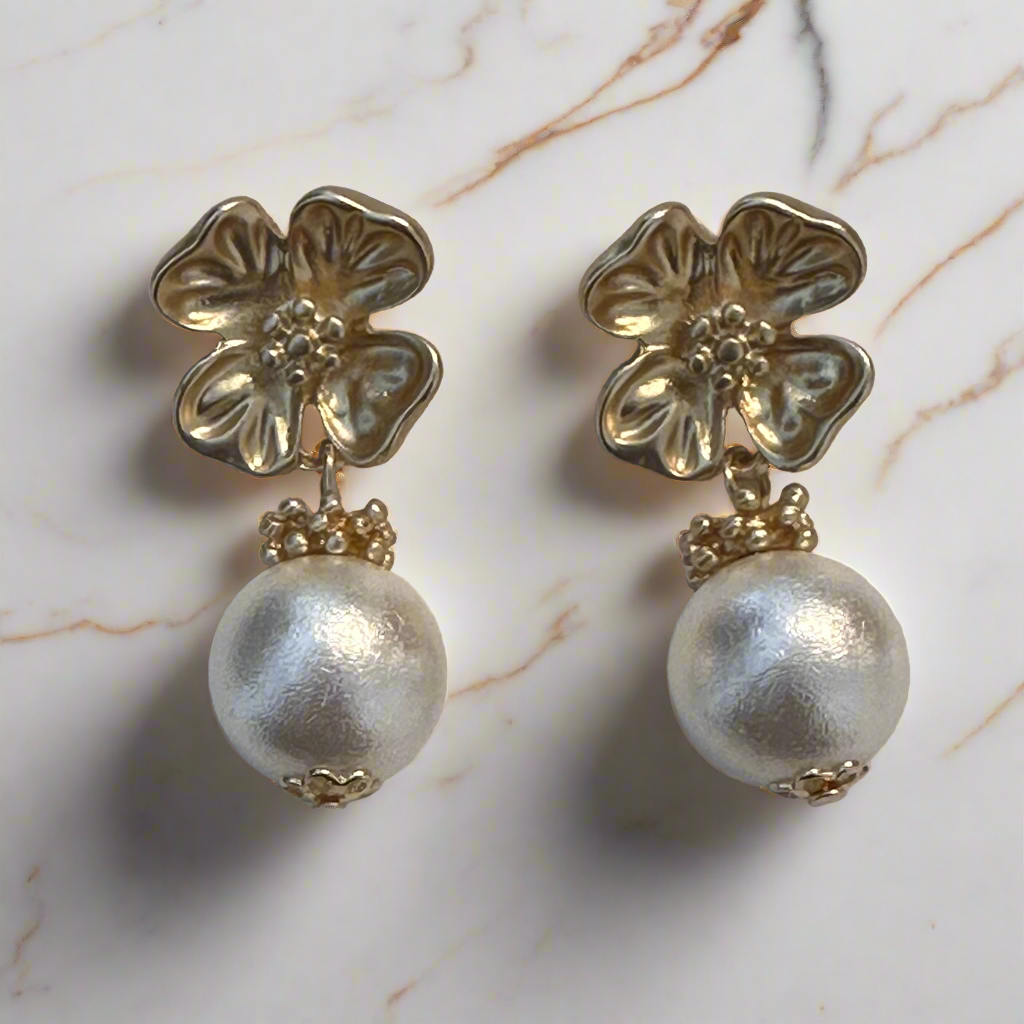 “Florence” Pearl and Flower Earring