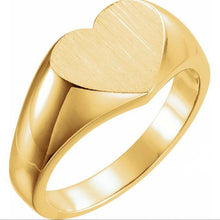 Load image into Gallery viewer, 14K Yellow Gold Heart Ring